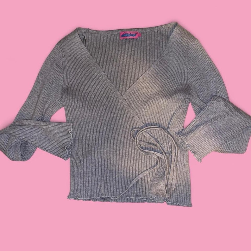 Edikted Gray V-Neck Sweater Luxurious Knit Style